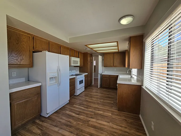39354 Longhorn Ct — Photo 9
