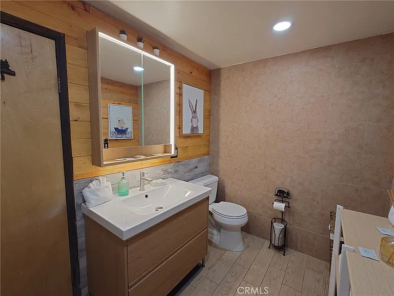 787 Georgia St — Photo 22