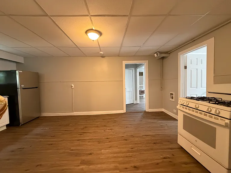 291 E Main St #2D — Photo 3