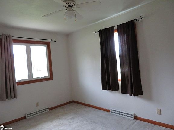 5th image of 417 7th Ave NE