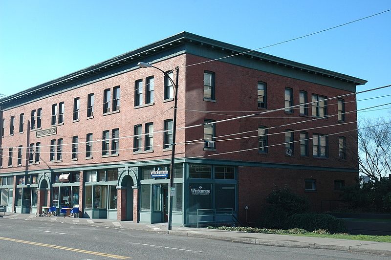 1st image of 615 Eastlake Ave E