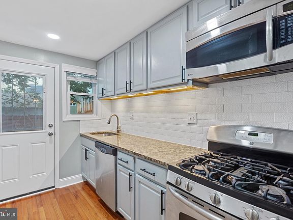 14 Kitchen_08182022