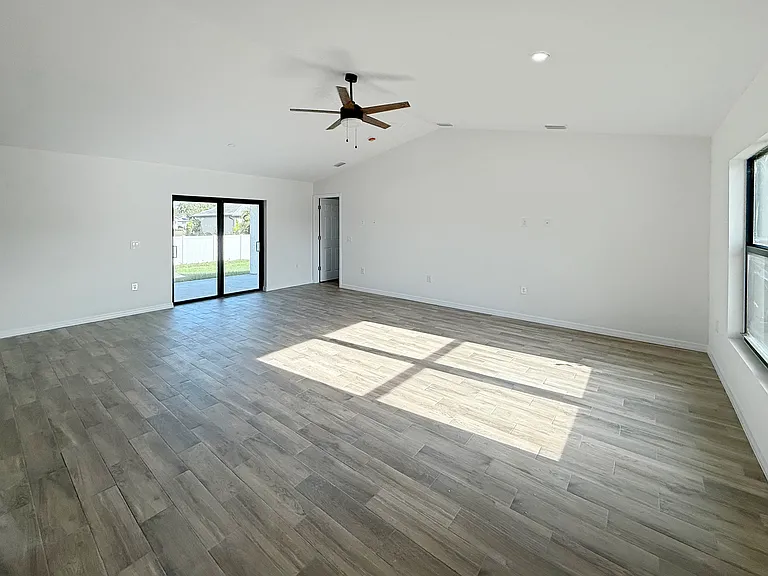 8157 Albatross Rd — Photo 3