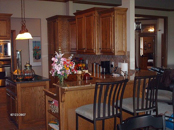 breakfast nook and bar