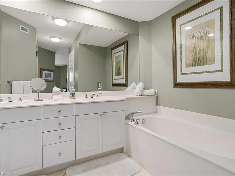 400 Flagship Dr #306 — Photo 9