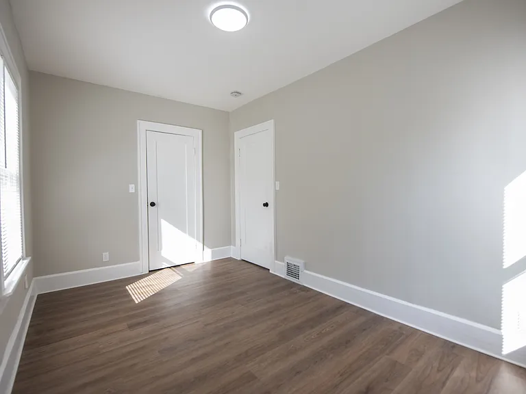 2112 Lincoln Ave — Photo 6