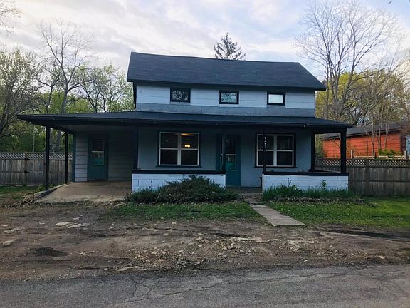 2nd image of 323 Park Pl