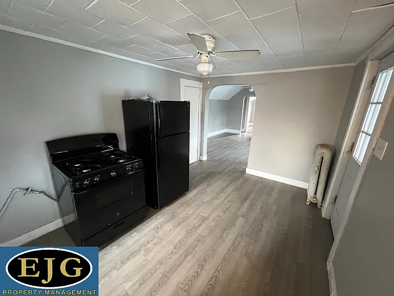 101 Pearl St #3 — Photo 10