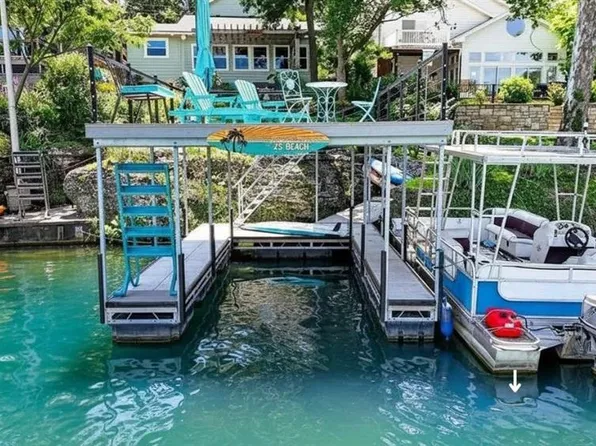 25 Beach Dr, Lake Tapawingo, MO 64015