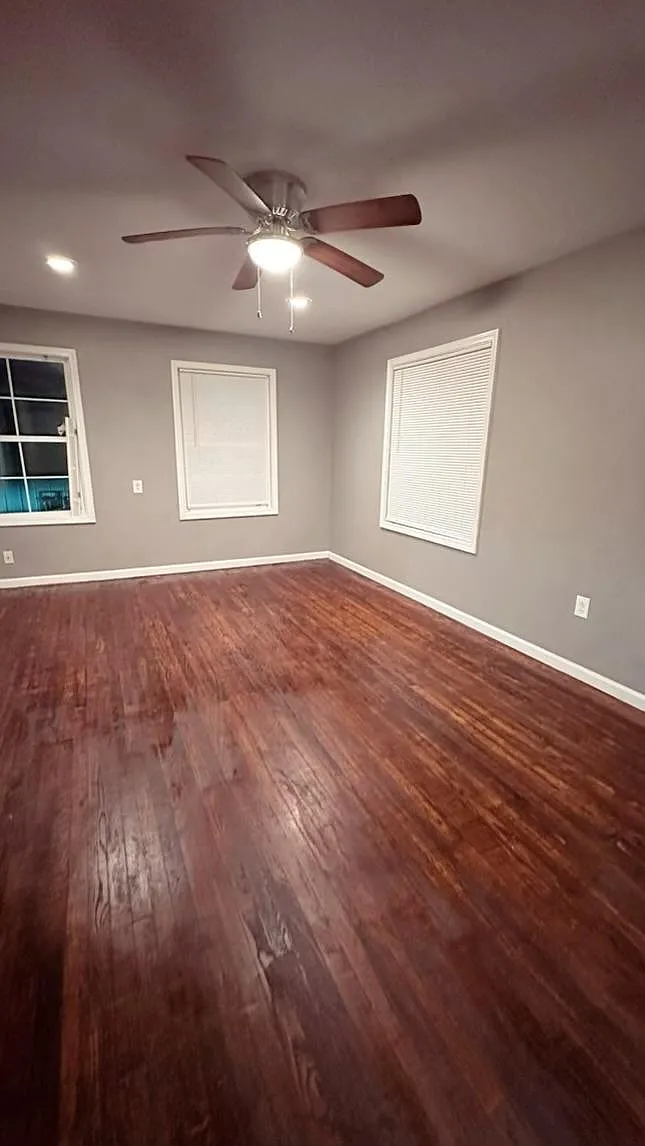 2 bed, 900 sqft, $925 — Photo 2