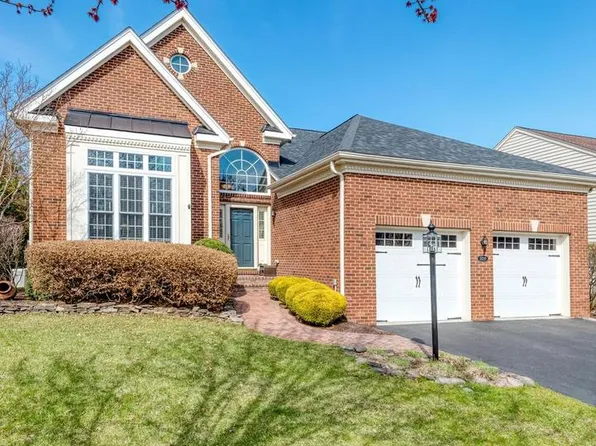 15220 Fog Mountain Cir, Haymarket, VA 20169