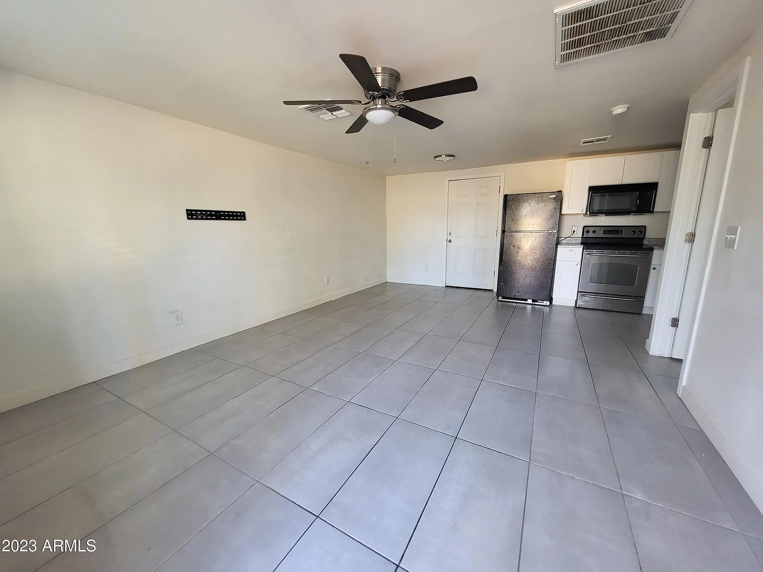 1 bed, 1.0 bath, 600 sqft, $1,000 — Photo 2