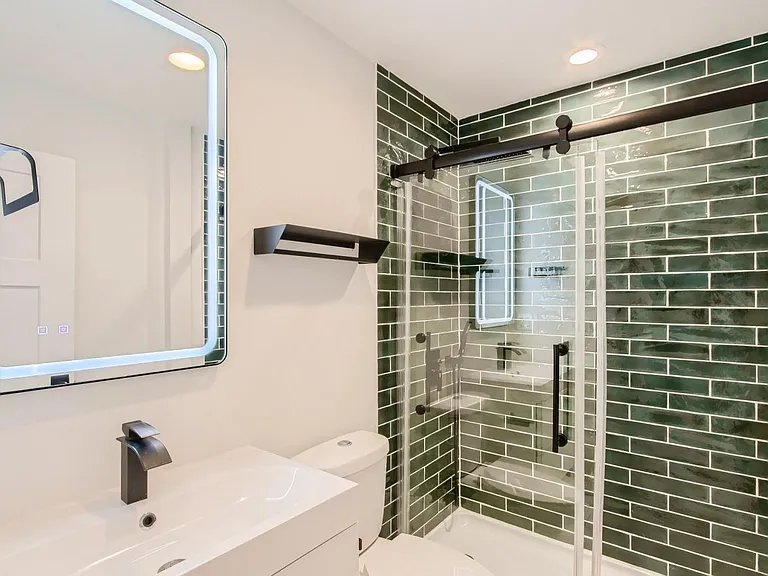 2715 N Lawndale Ave #1 — Photo 5