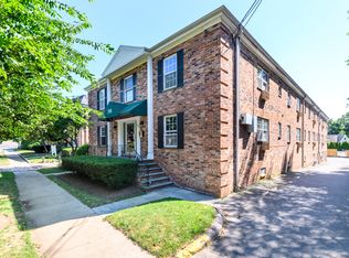 398 Courtland Ave APT 13, Stamford, CT 06906