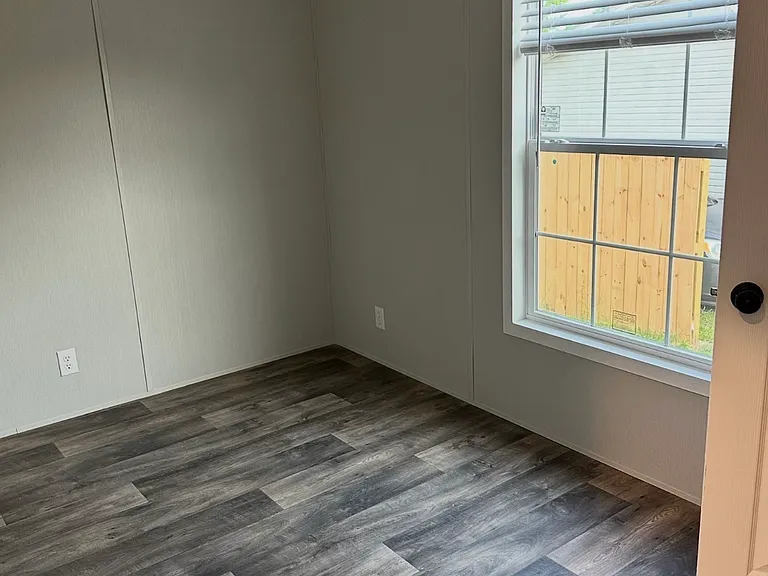 99 Wren Dr — Photo 5