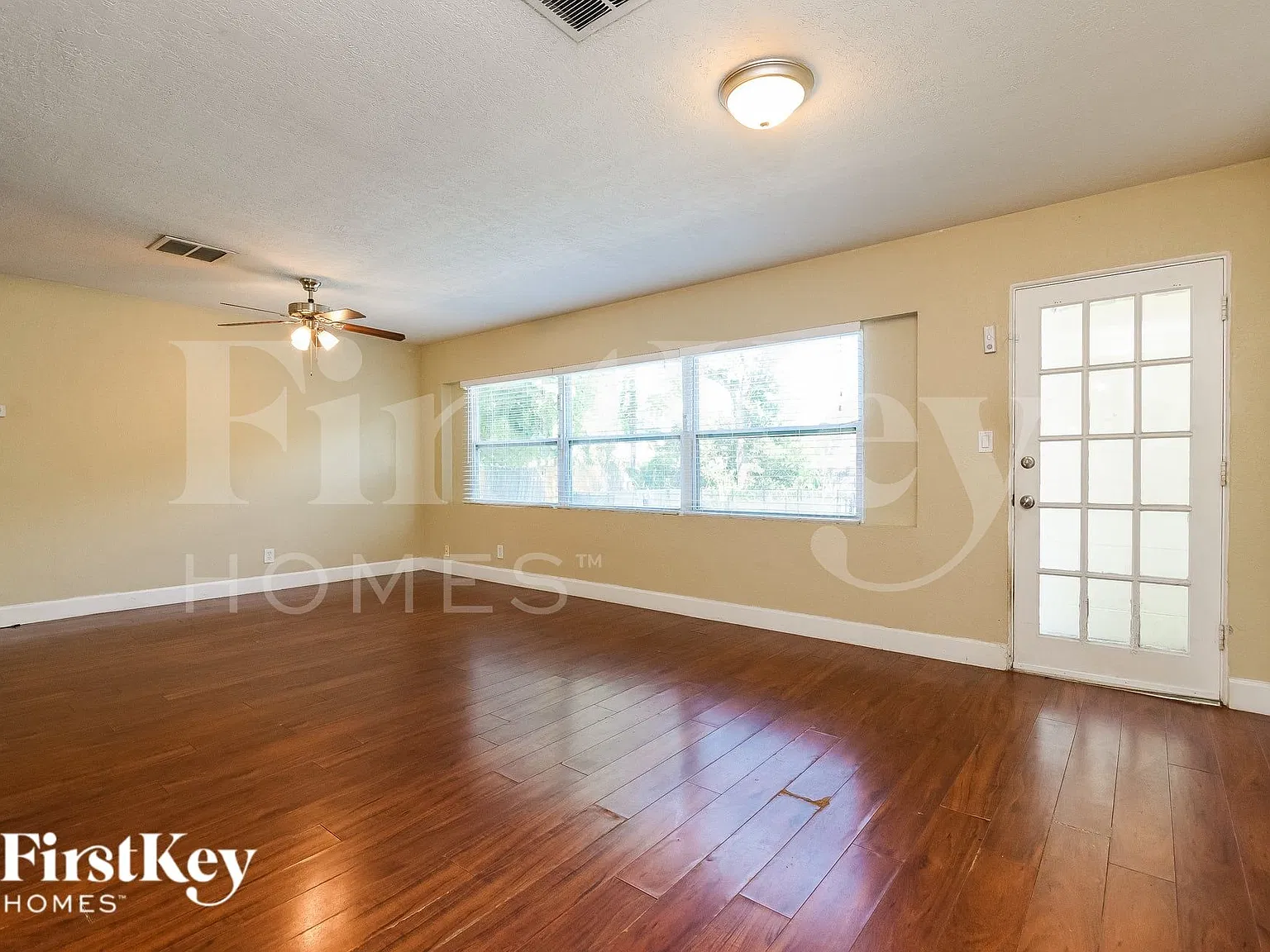 3 bed, 2.0 bath, 1553 sqft, $2,770 — Photo 4