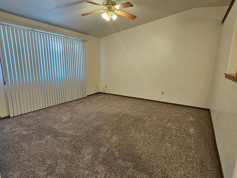 3850 Park Dr #6 — Photo 3