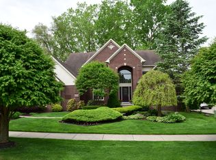 21754 Picadilly Cir, Novi, MI 48375