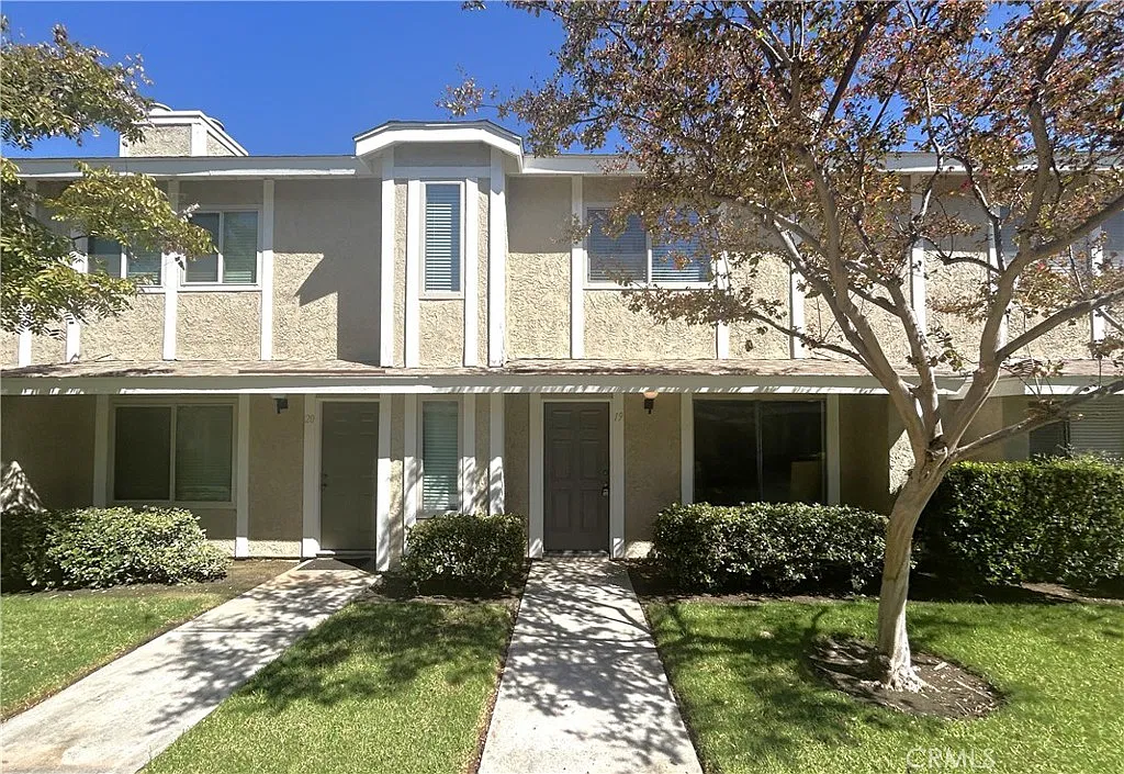 15202 Shadybend Dr — Photo 1