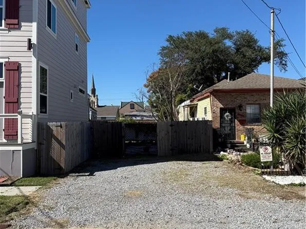 1013 N Derbigny St, New Orleans, LA 70116