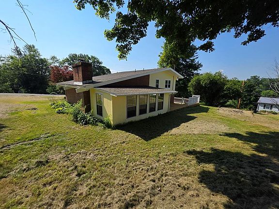 3rd image of 176 Crestwood Dr