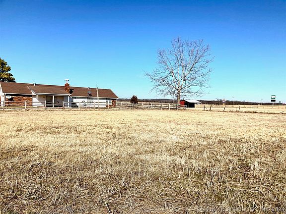 3rd image of 16652 E Highway 20