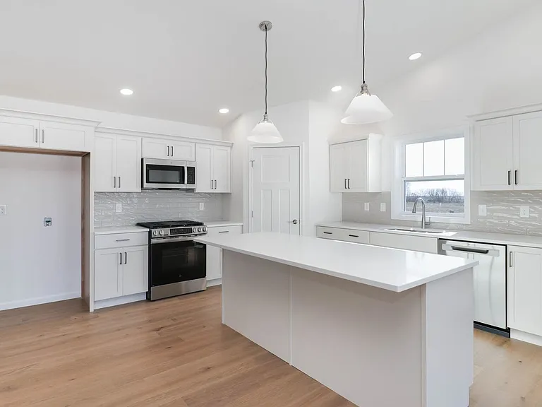 2503 Treeline Dr — Photo 6