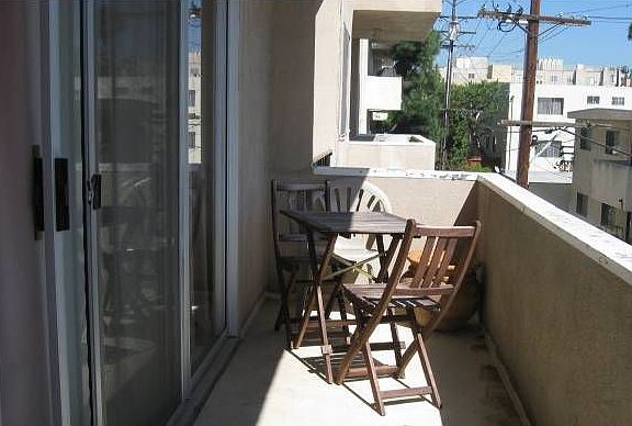 5th image of 11820 Mayfield Ave APT 210