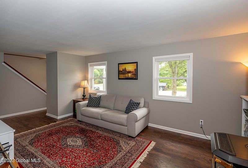 4th image of 28 Terrel Way