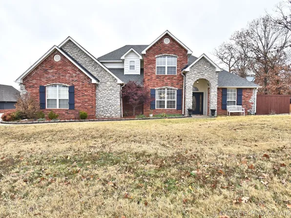 203 New Haven St, Catoosa, OK 74015