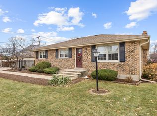 132 E Gladys Ave, Elmhurst, IL 60126