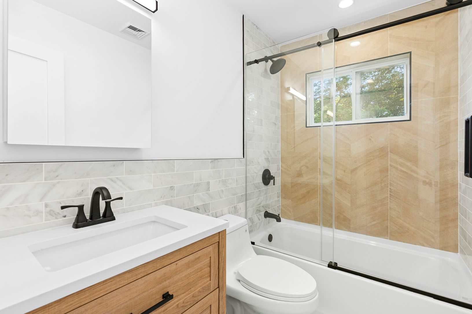  GUEST BATHROOM UPSTAIRS
