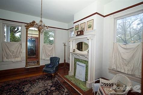 3rd image of 1550 N 13th Ave