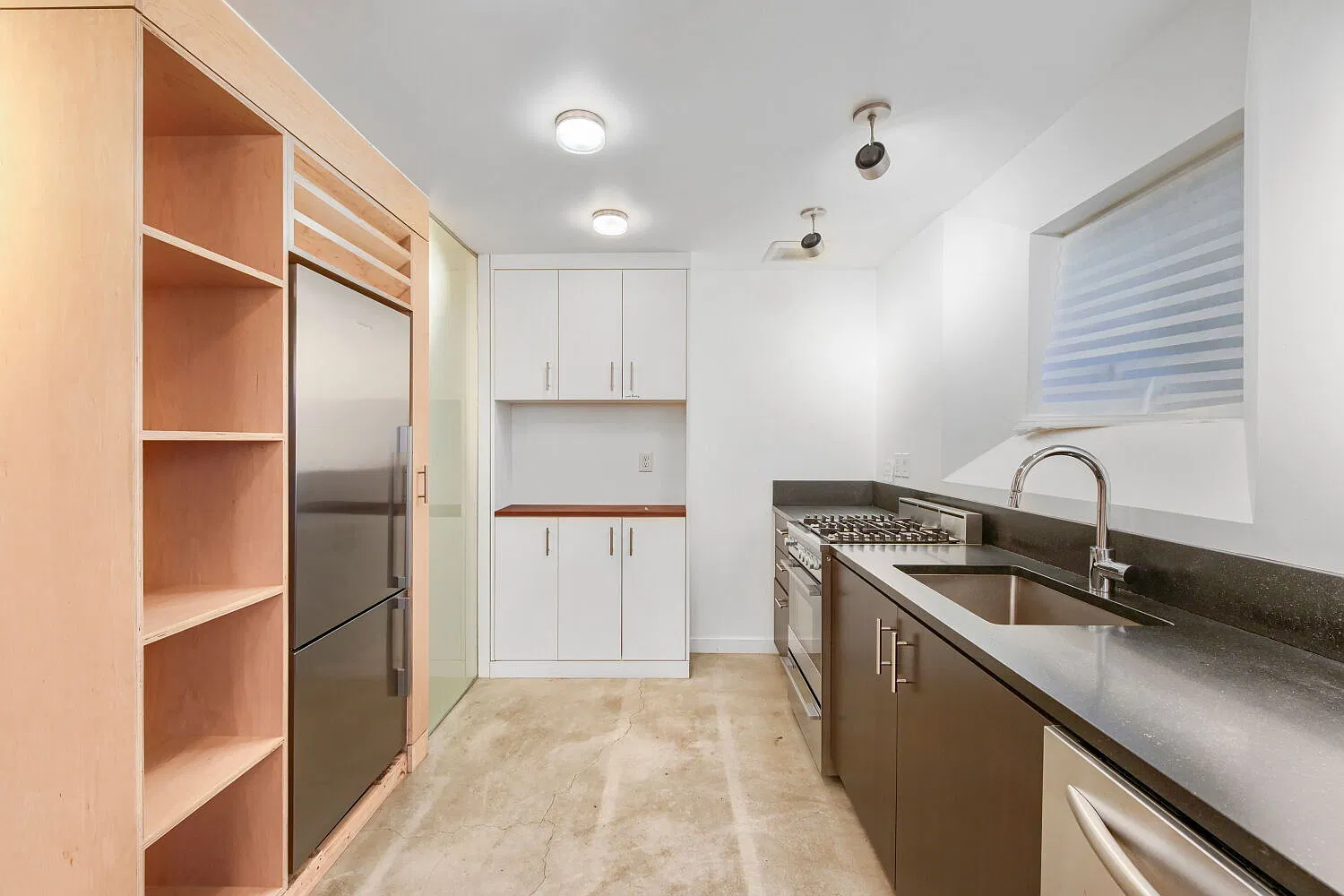 1 bed, 1.0 bath, 1000 sqft, $1,750 — Photo 1