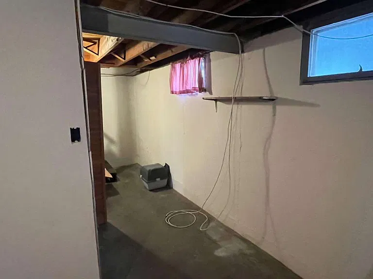 9813 Lullaby Ln — Photo 32