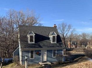 24 Thatcher Ln, Galena, IL 61036