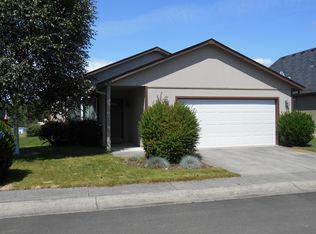 106 Hill Dr, Cathlamet, WA 98612