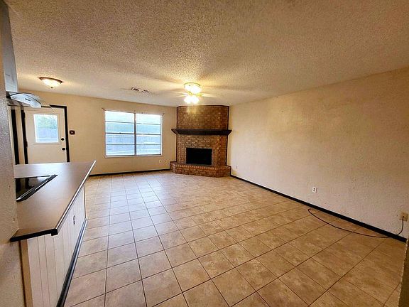 3rd image of 4007 Eastridge Dr