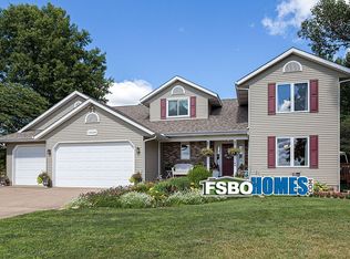 19329 Wells Ferry Rd, Bettendorf, IA 52722