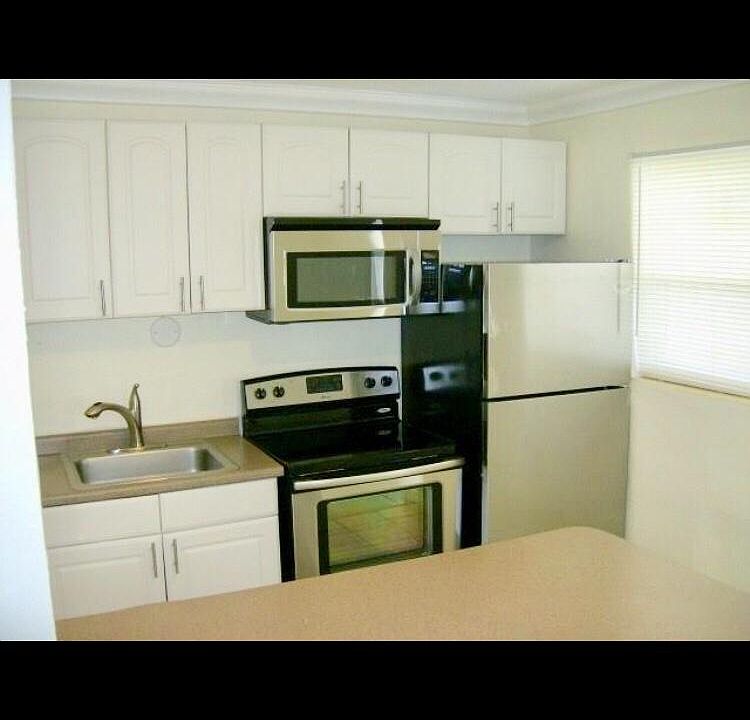 1st image of 811 Tequesta St