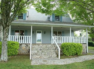 913 Crestway Dr, Athens, TN 37303