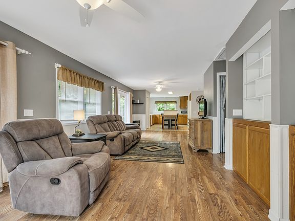 5th image of 9813 Pinewood Lake Dr