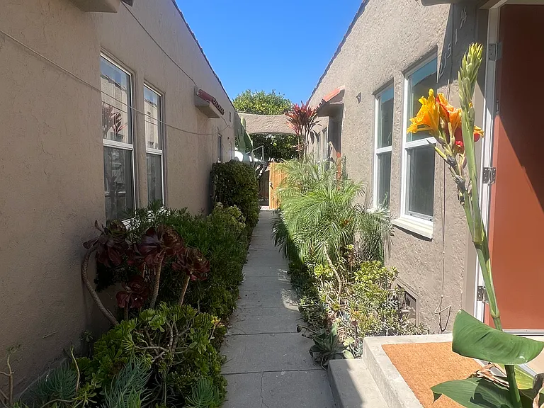 2151 Montana St #1/4 — Photo 1