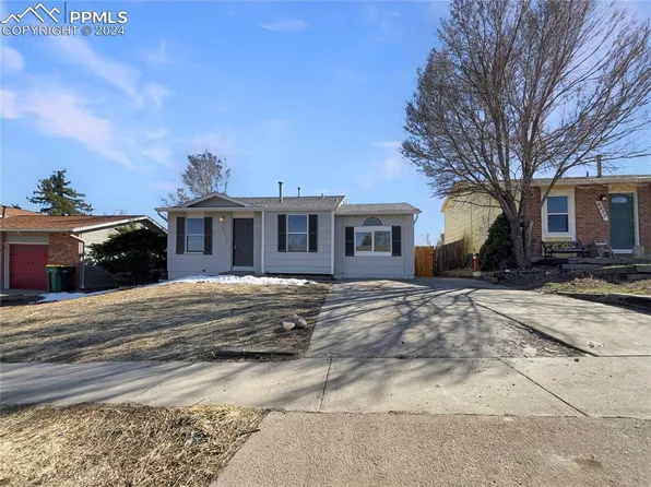 6835 Parkridge Ct, Colorado Springs, CO 80915