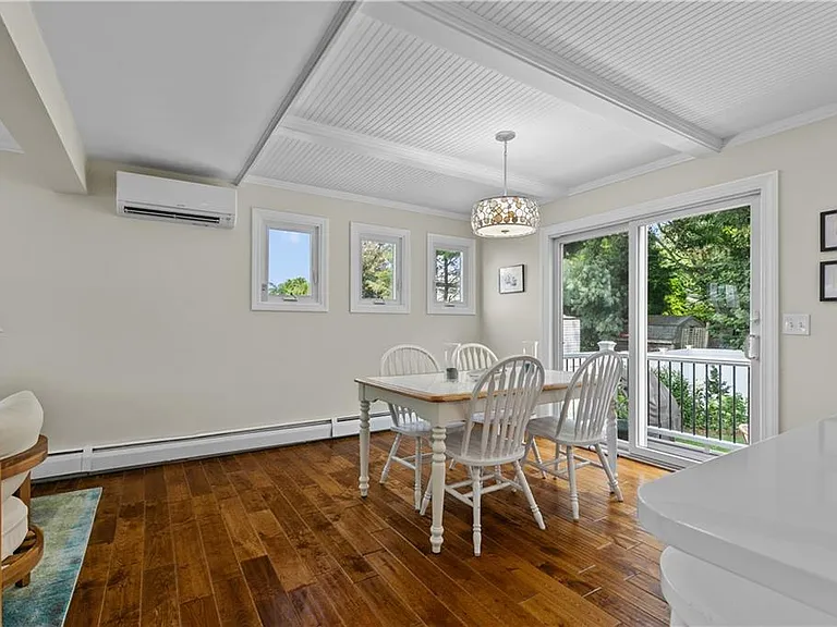 59 Berkley Ave — Photo 10