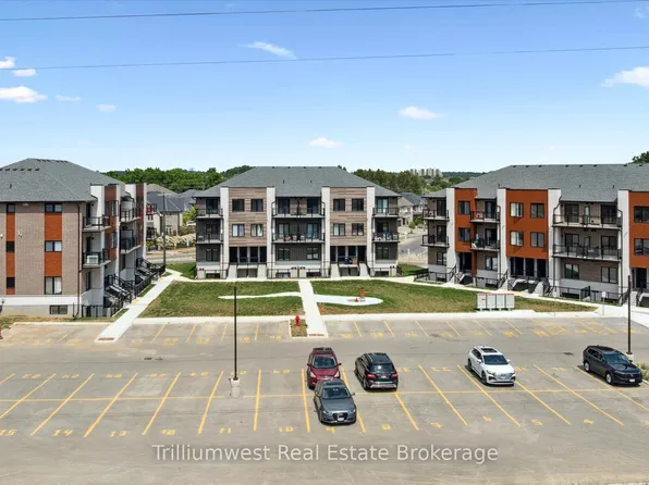 10 S Creek Dr #34, Kitchener, ON N2R 0B9