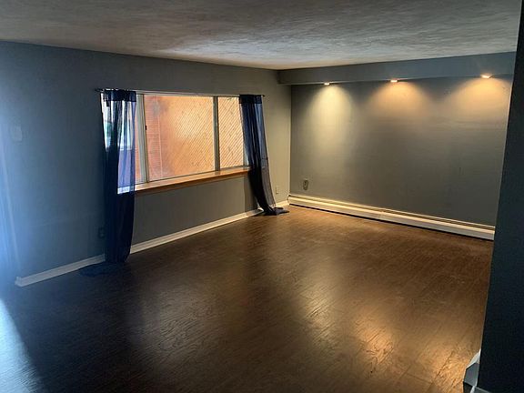 2nd image of 10907 Carey Pl