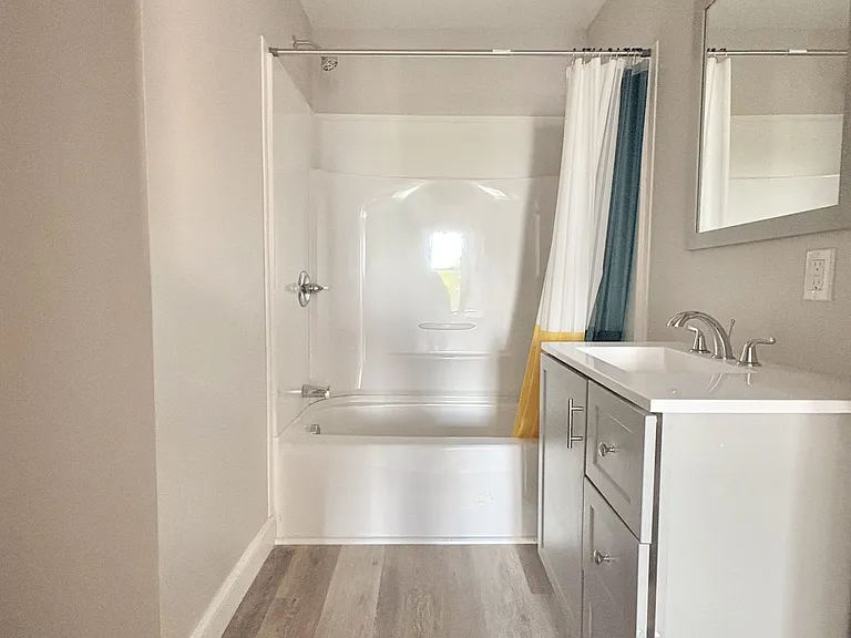 48 Knox St #4 — Photo 5