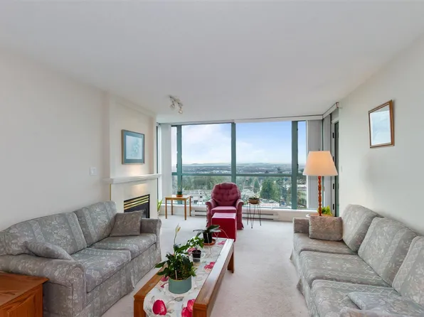 6622 Southoaks Cres #906, Burnaby, BC V5E 4K2