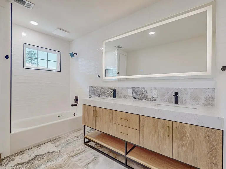 8005 Pickard Ave NE — Photo 24